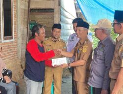 Wakil Bupati Kaur Serahkan Santunan Ke Keluarga Korban Tenggelam Di Maje