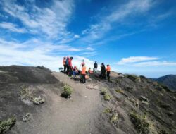 Evakuasi Dramatis Pendaki Bersil Di Rinjani Berlanjut