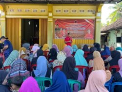 Wakil Ketua II DPRD Kaur Serahkan Beasiswa PIP Kepada Ratusan Siswa